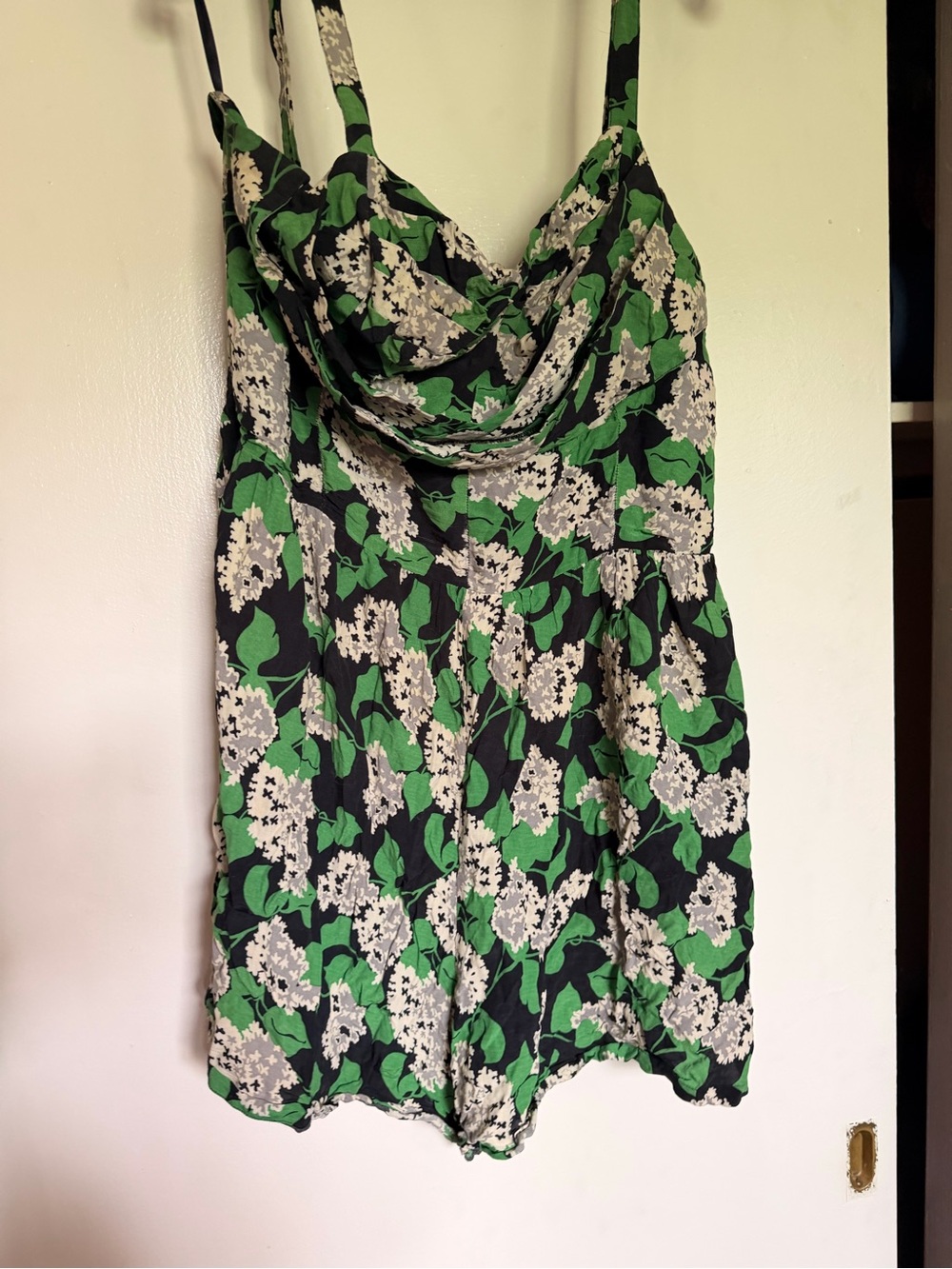 Lena Romper in Crepe Myrtle needs some love - Picture 5 of 9